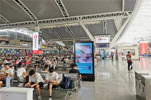 十一黄金周嘉宝莉霸屏机场高铁广告，长沙市场持续造势